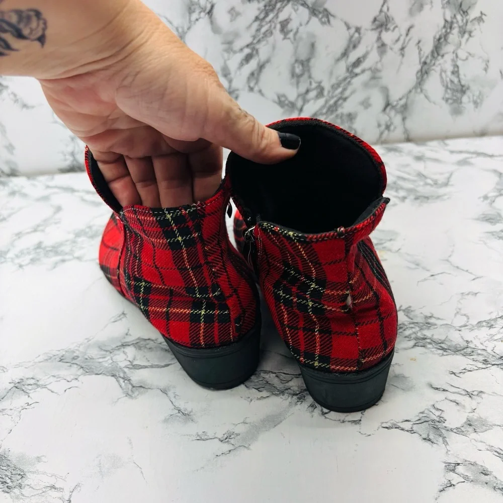 Red Plaid Tartan Lightweight Ankle Boots Side Zipper Size 6.5 / 37